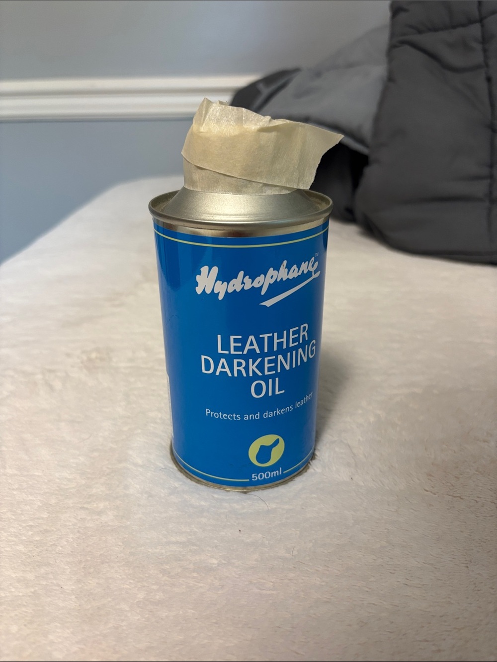 Hydrophane Leather Darkening Oil - Blue Can